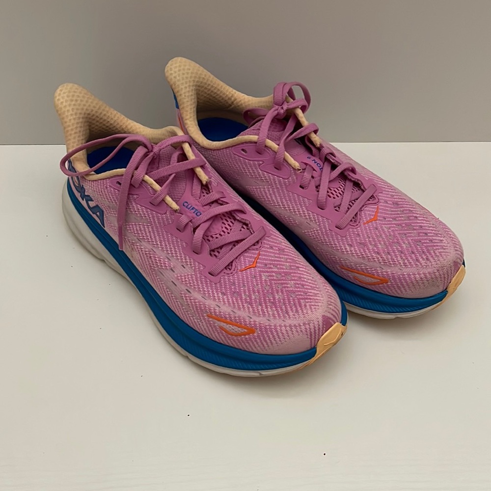 Hoka Clifton 9 sneakers size 7.5